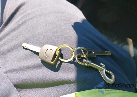 2004 Honda Accord 2.4 Ex from USA, damaged, VIN 1HGCM72714A001115